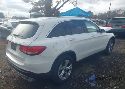 2018 Mercedes-Benz Glc 300 4Matic z USA, uszkodzony, nr VIN WDC0G4KB3JV113182
